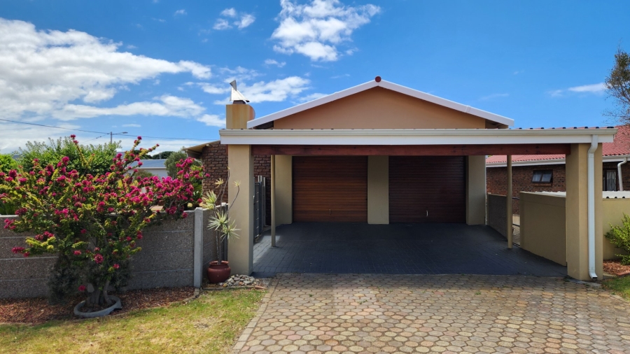 3 Bedroom Property for Sale in Hartenbos Central Western Cape